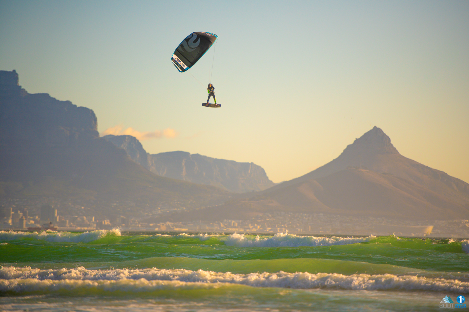 Escape PLKB never stop Playing kitesurf foto kaapstad capetown