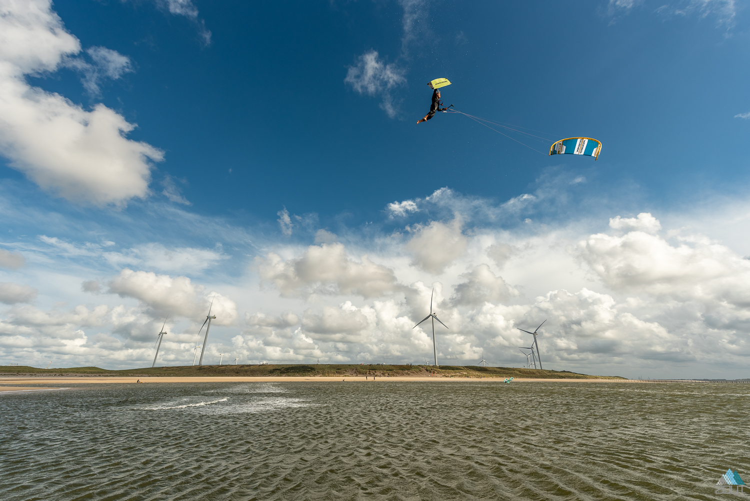 Ocean Rodeo Kitesurfing Rise Giel Vlugt kitesurfen Slufter kiteloop