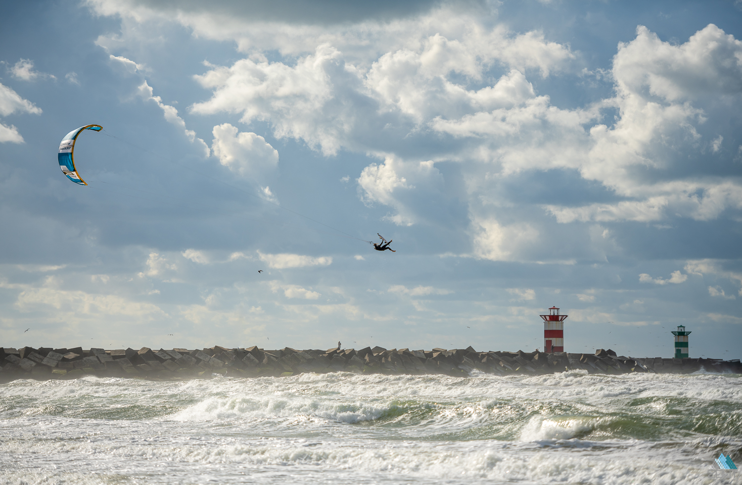 Ocean Rodeo Kitesurfing Rise Giel Vlugt kitesurfen vuurtoren Scheveningen