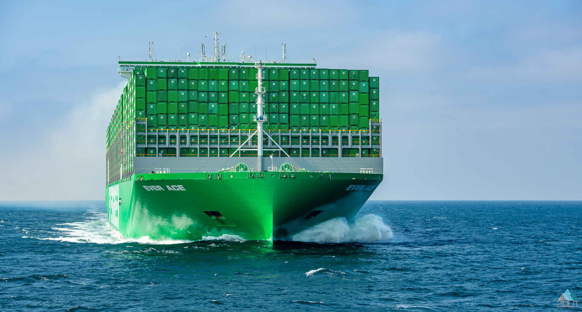 foto Evergreen EverAce-containership Rotterdam haven